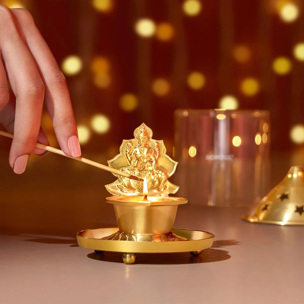 Borosil Laxmi Diya | Brass Diya with a Brass top and Borosilicate Glass Chimney | 1 Pc